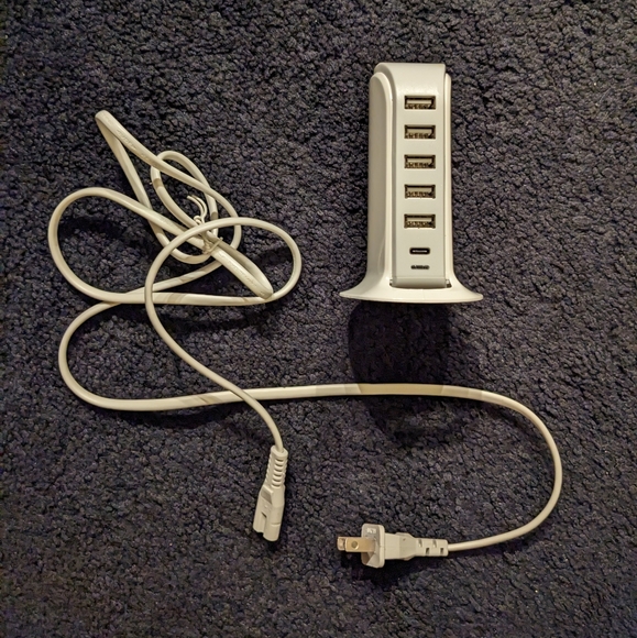 NWOT Intertek 6 Port USB Charger - Picture 1 of 2